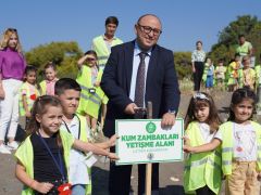 Minikler Kum Zambaklarını Koruma Altına Aldı…