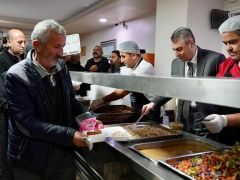 Vali Toros, Erdemli’de İftar Programında Vatandaşlarla Bir Araya Geldi…