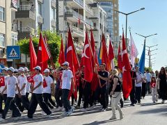 Gençler Bayramını Kutladı…