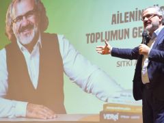 Aslanhan, “Mutlu ve Huzurlu Ailenin Reçetesi Akşam Yemeğini Çocuklarınızla Birlikte Yemek.”